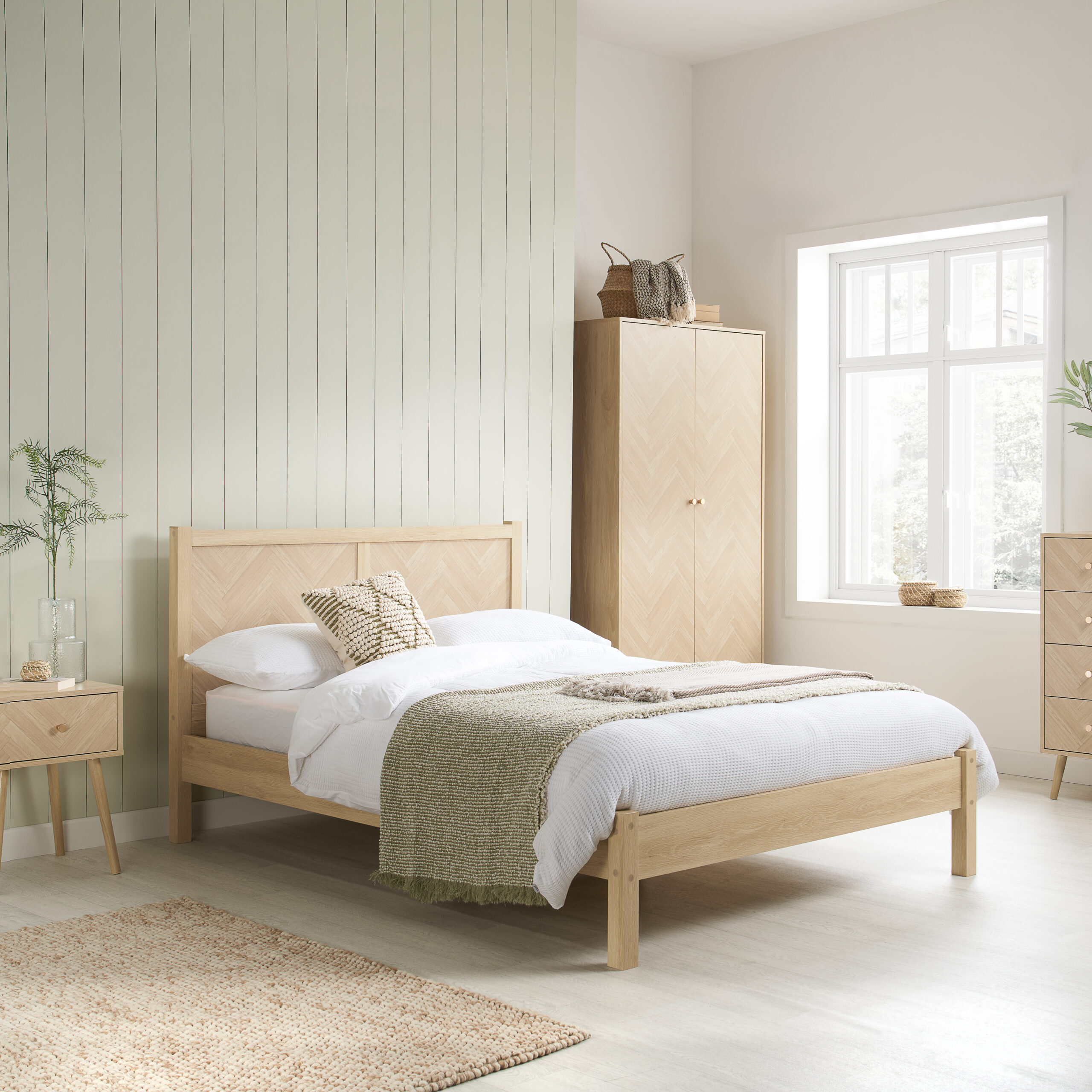 Herringford King Bed
